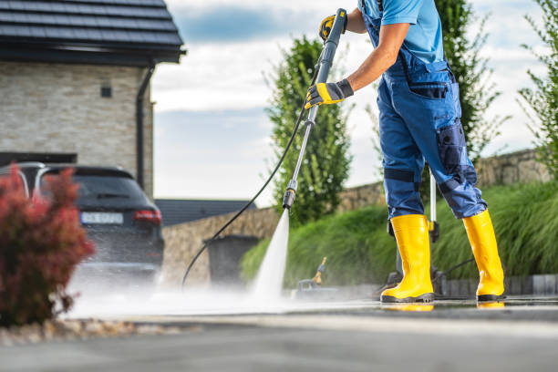 Best Garage Pressure Washing  in Wfield, IN